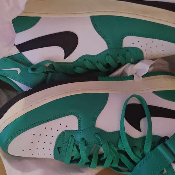 Air Force One Mid 07 - Picture 1 of 7